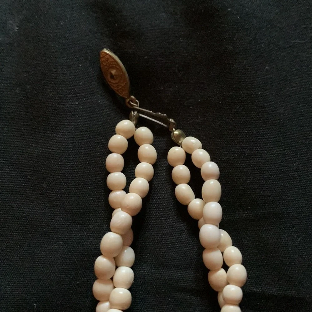 Shell necklace - Picture 3 of 4